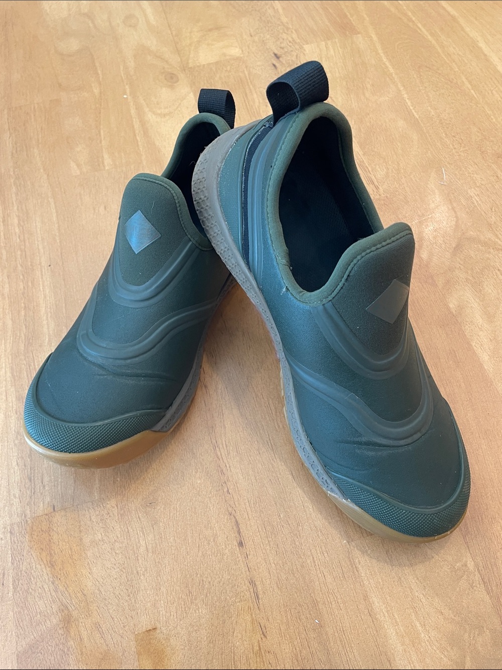 Muck Shoes Men's 8 Slip-On Waterproof Outdoor Shoes - Dark Army Green Sneakers
